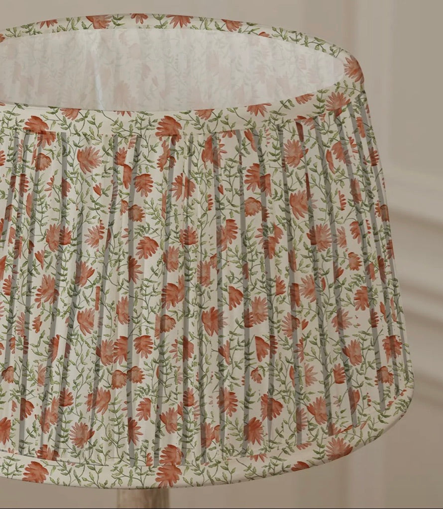 Traditional Vintage Style Pleated Tapered Lamp Shade - Cream