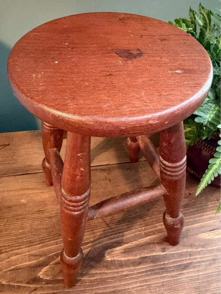 Apprentice Piece Miniature Stool