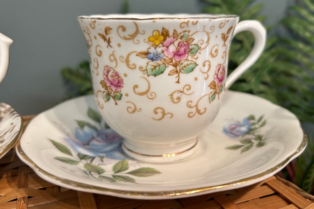 Mismatched Pretty Vintage Tea Cups and Saucers ~ Set of 6