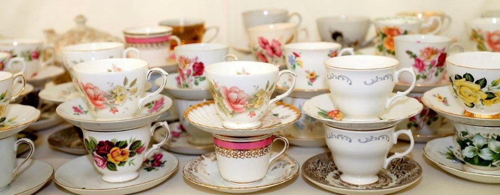 Job Lot Of 100 Pretty Mismatching Vintage China Tea Cups & Mix and Match Saucers