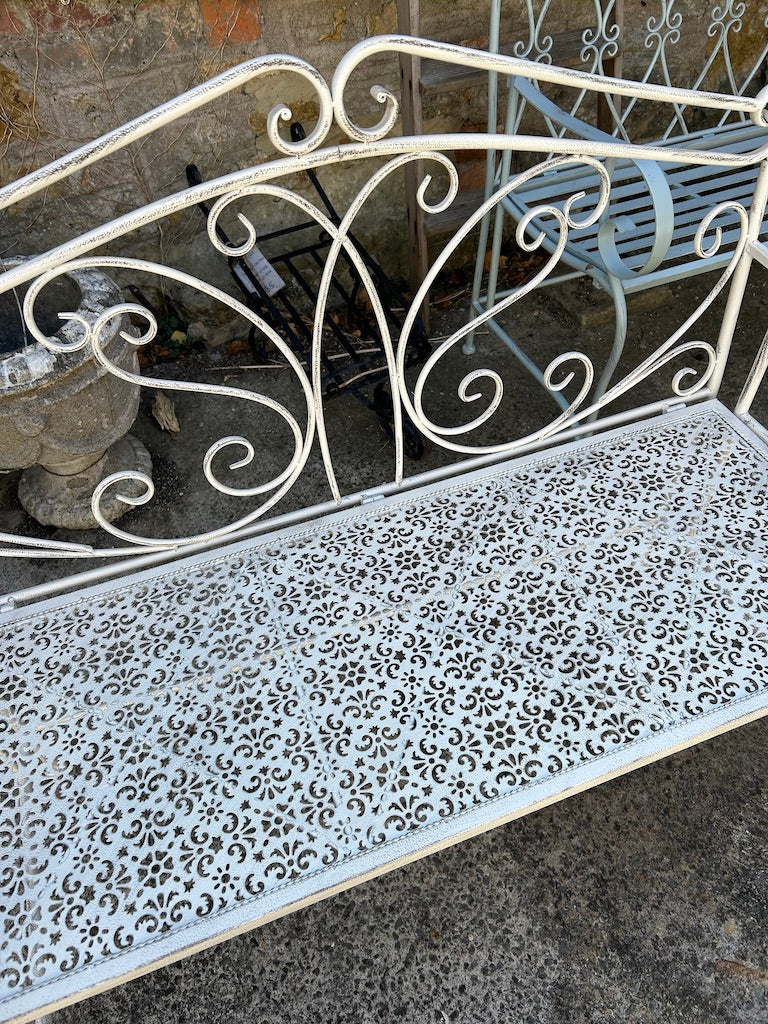 Pretty Metal Garden Bench - White