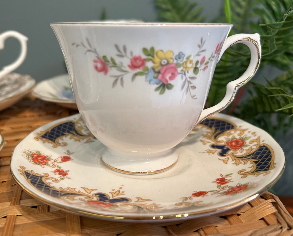 Mismatched Pretty Vintage Tea Cups and Saucers ~ Set of 6