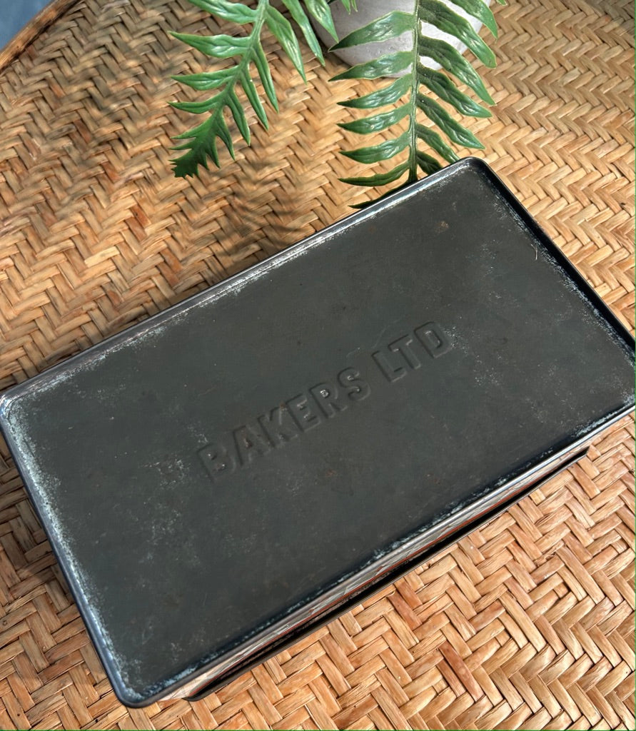 Vintage Floral Bakers Bro Tin