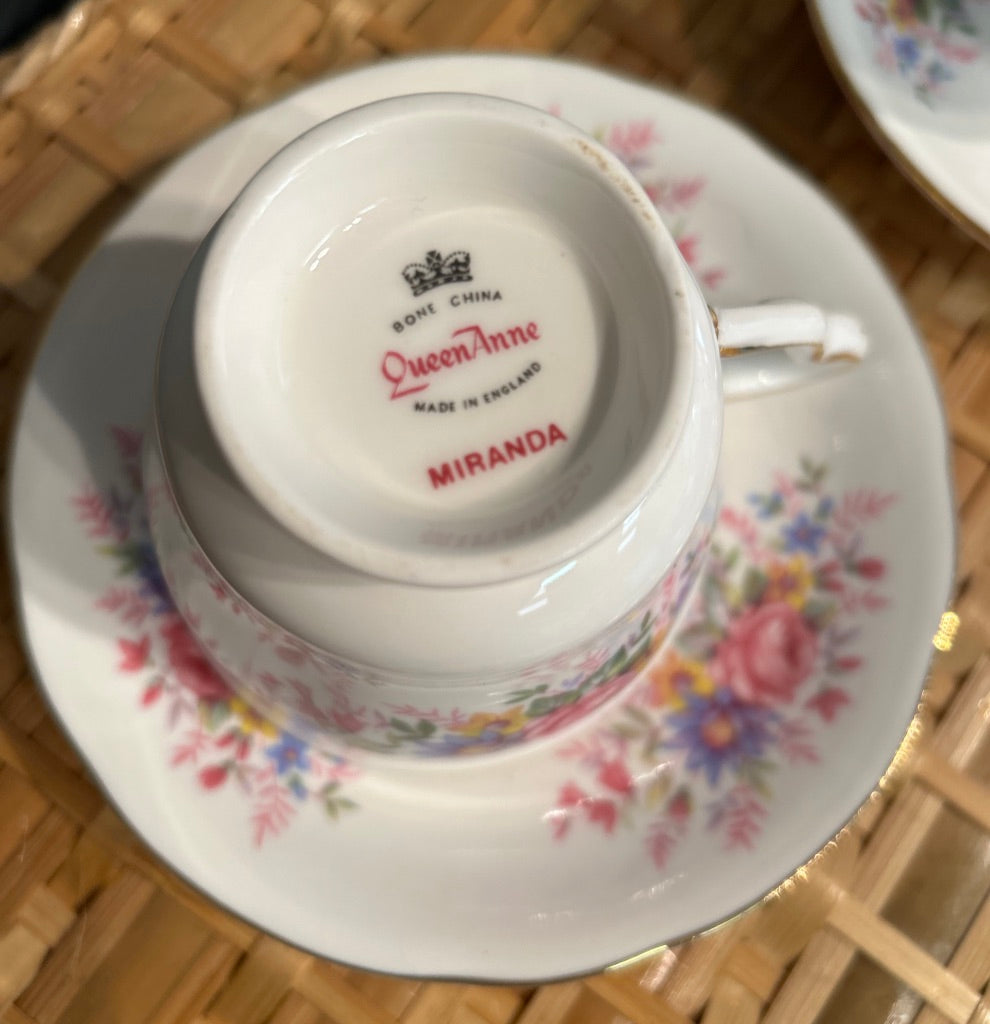 Pair Pretty Vintage Queen Anne Tea Cups and Saucers ~ Set of 2