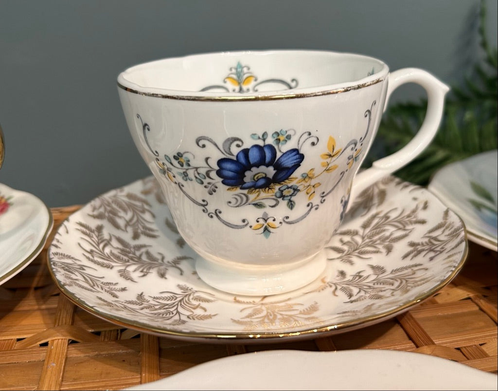 Mismatched Pretty Vintage Tea Cups and Saucers ~ Set of 6