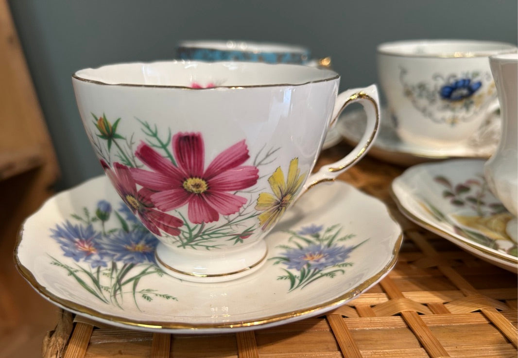 Mismatched Pretty Vintage Tea Cups and Saucers ~ Set of 6