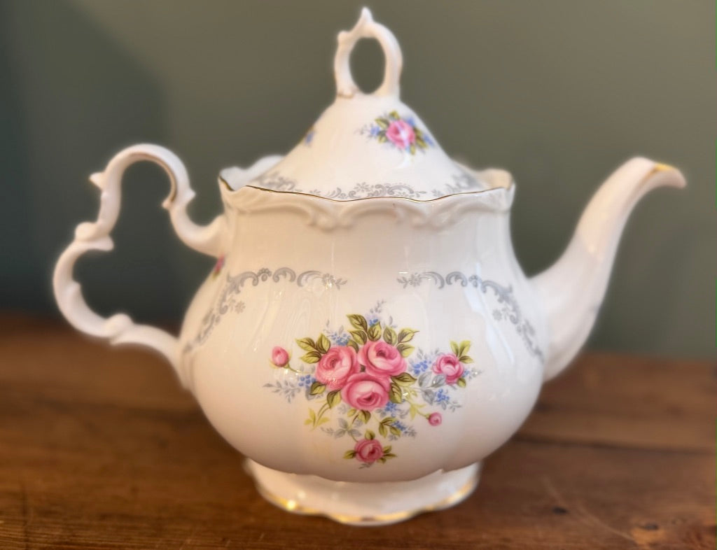 Medium Vintage Floral Royal Albert Tea Pot - Bone China Tranquillity