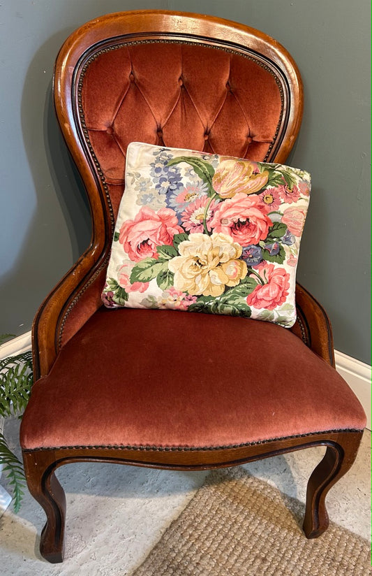 Reproduction Balloon back Bedroom Chair