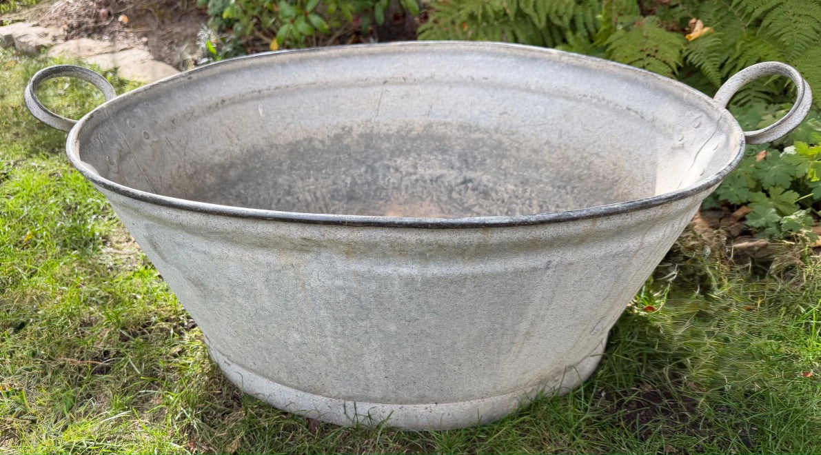 Vintage Large Galvanised Bath Tub - Great Planter