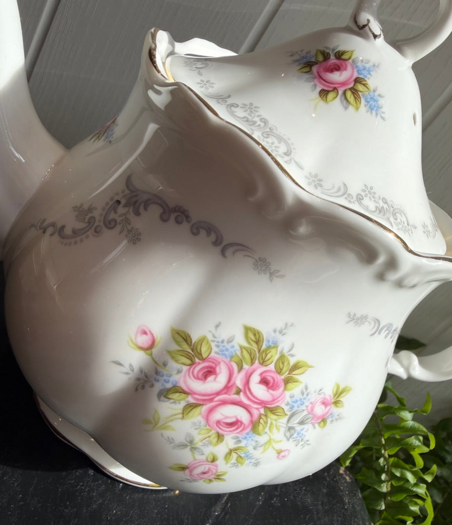 Large Vintage Floral Royal Albert Tea Pot - Bone China Tranquillity