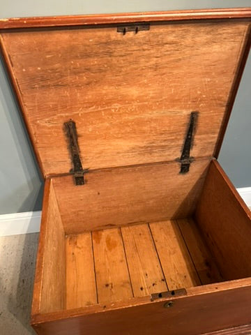 Rustic Vintage Pine Trunk