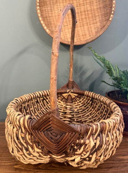 Vintage Wicker Handled Basket - Natural handle