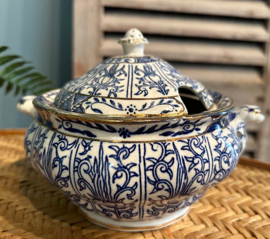 Vintage Blue and White - Wilton Lilly Pot