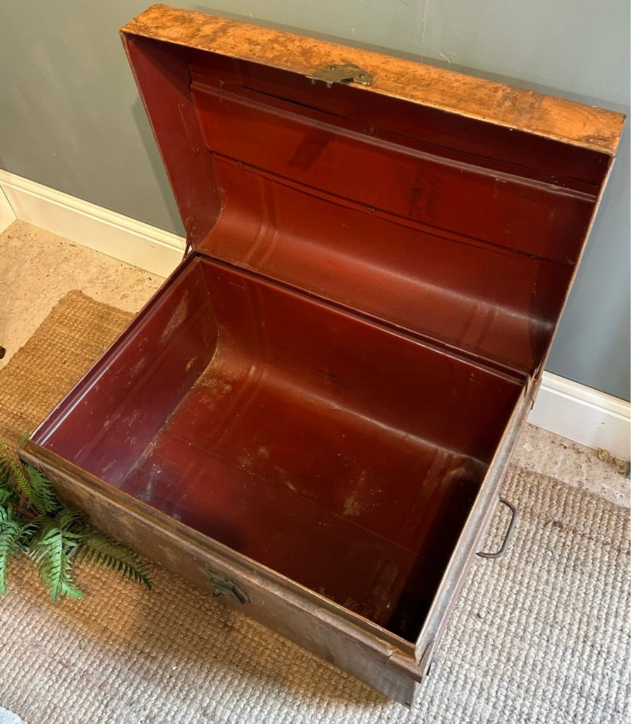Vintage Tin Chest *B