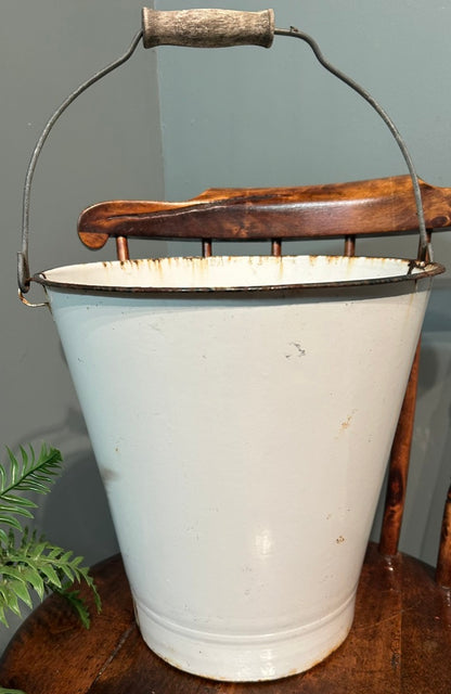 Vintage White Enamel Rustic Galvanised Bucket - Great Planter *A