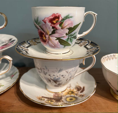 Mismatched Pretty Vintage Tea Cups and Saucers ~ Job lot Set of 6 with Jug