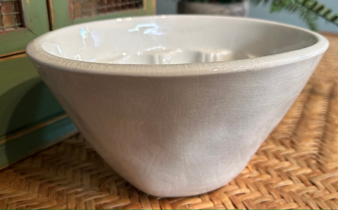 Vintage White Kitchenalia Jelly Mould