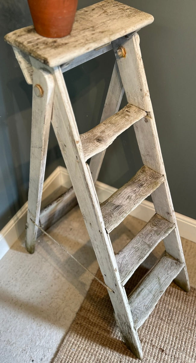 Rustic Vintage White wash White Wooden Step Ladder