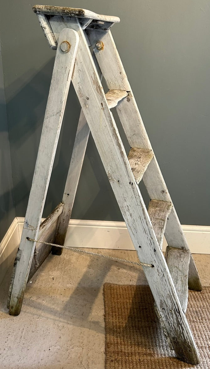 Rustic Vintage White wash White Wooden Step Ladder