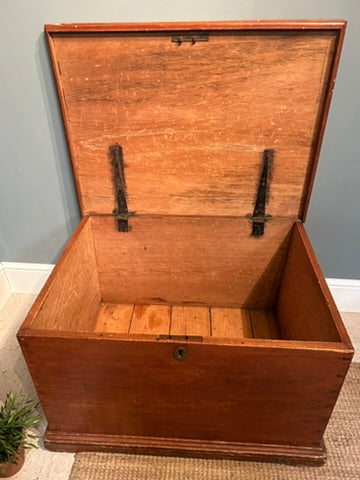 Rustic Vintage Pine Trunk