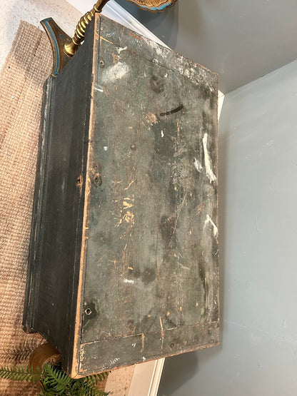 Rustic Pine Trunk
