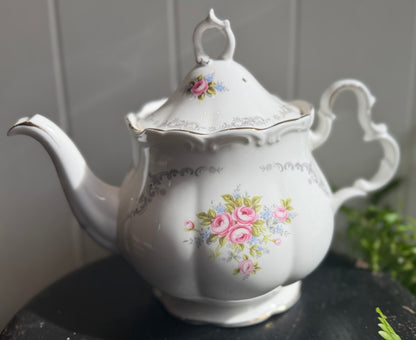 Large Vintage Floral Royal Albert Tea Pot - Bone China Tranquillity