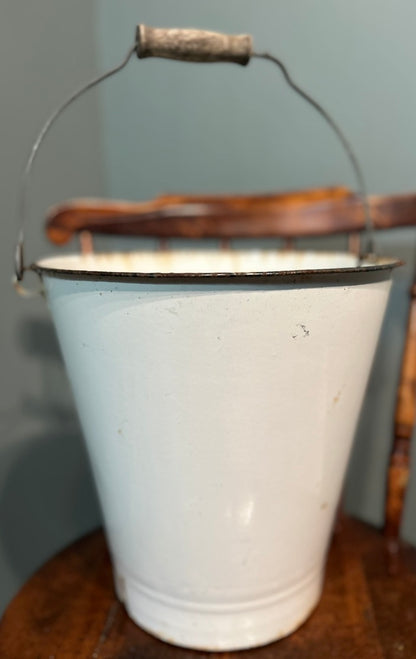 Vintage White Enamel Rustic Galvanised Bucket - Great Planter *A