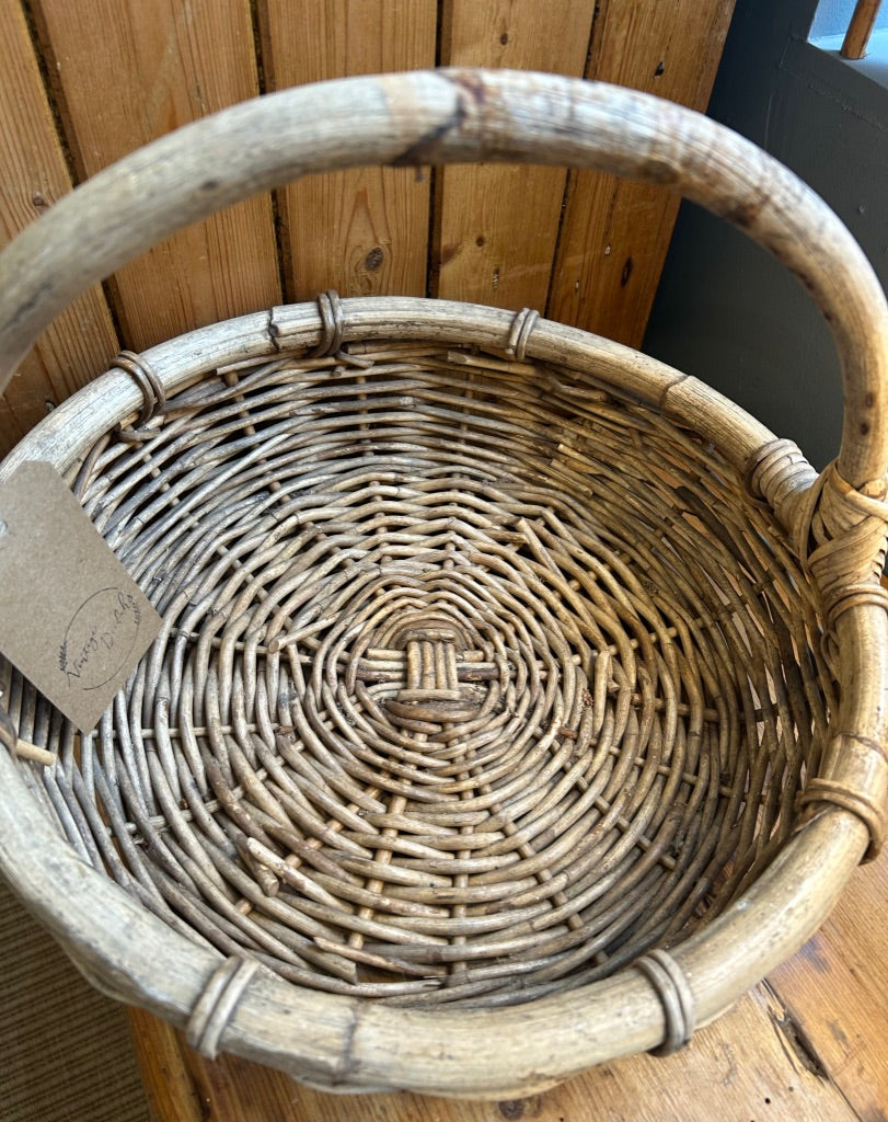 Vintage Round wicker Handled Basket