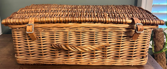 Vintage Hamper Basket