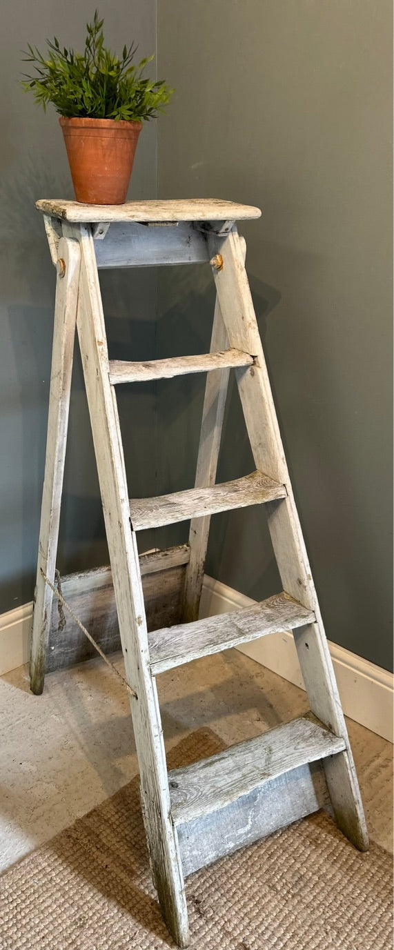 Rustic Vintage White wash White Wooden Step Ladder