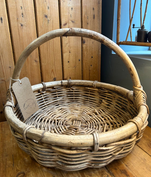 Vintage Round wicker Handled Basket