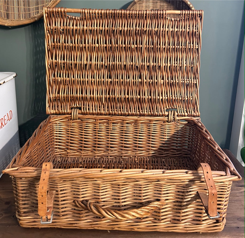 Vintage Hamper Basket